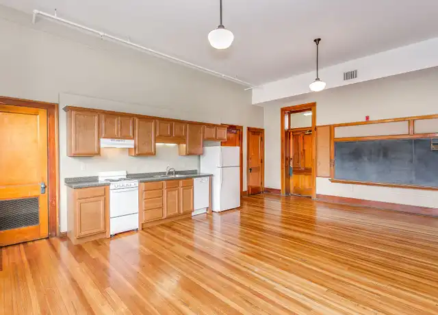 Property at 3003 E Kellogg Dr S Unit 203, Wichita, KS, 67211, 1 bed, 1 bath, [object Object]