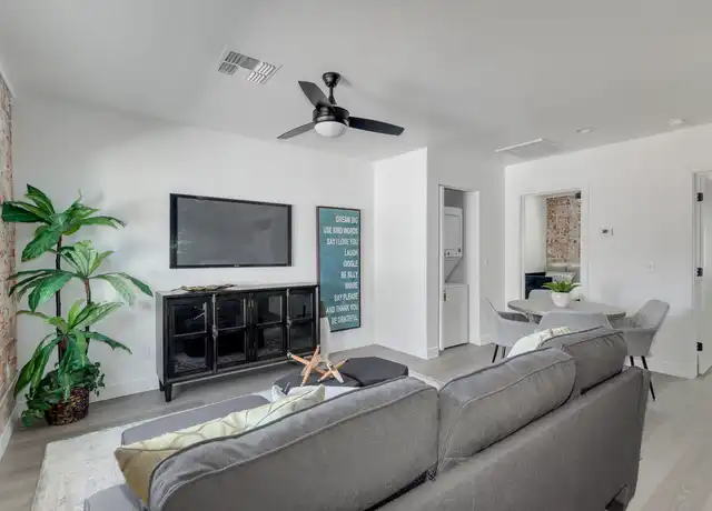 Property at 2512 E Thomas Rd Unit 11, Phoenix, AZ, 85016, 1 bed, 1 bath, [object Object]