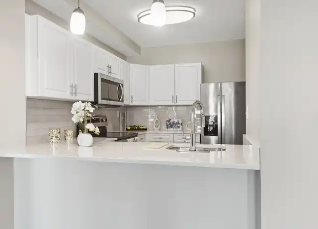 Property at 12 Highpoint Cir, Quincy, MA, 02169, 1-2 bed, 1-2 bath, [object Object]