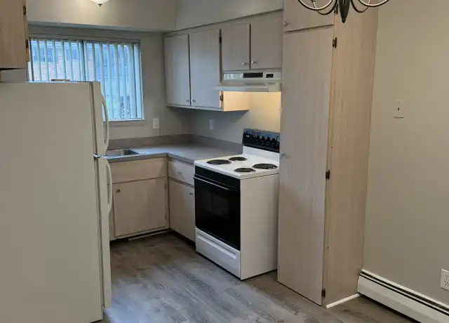 Property at 421 Parkdale Ave Unit B, Rochester, MI, 48307, 2 beds, 1 bath, [object Object]
