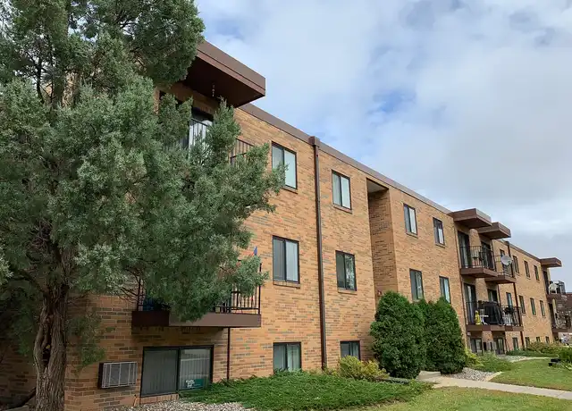 Property at Cottonwood Apartments - 401 30th Ave N, Fargo, ND, 58102, 2 beds, 1 bath, [object Object]
