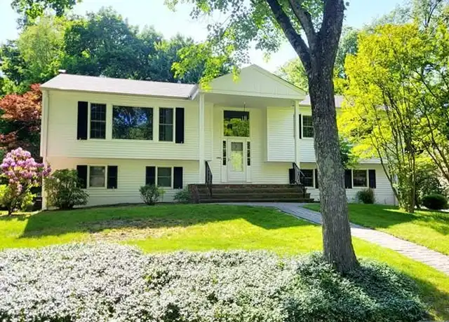 Property at 7 Huguenot Ct, Tenafly, NJ, 07670, 4 beds, 2.5 baths, [object Object]