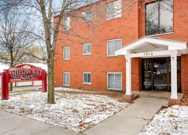 Property at 1492 County Road B E Unit 111, Maplewood, MN, 55109, 2 beds, 1 bath, [object Object]