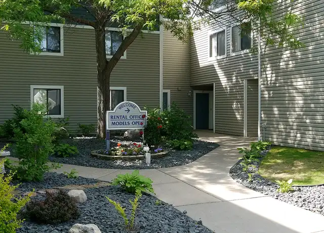 Property at Southcross Village Apartments - 14802 Co Rd 5, Burnsville, MN, 55306, 1-2 bed, 1-1.5 bath, [object Object]
