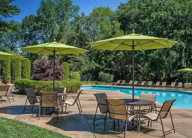 Property at eaves Peabody - 51 Keys Dr, Peabody, MA, 01960, 0-2 beds, 1-1.5 bath, [object Object]