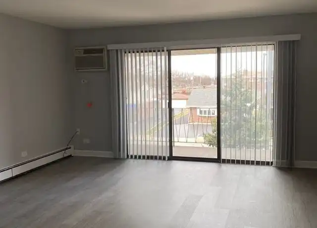 Property at 6819 W 95th St Unit 12, Oak Lawn, IL, 60453, 2 beds, 1 bath, [object Object]