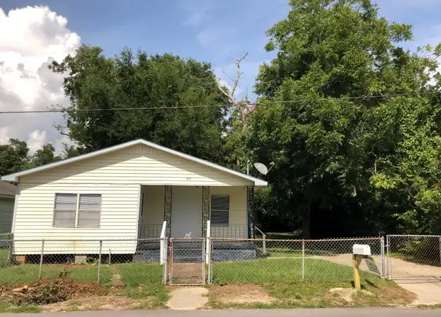 Property at 1018 Woodward Ave, Gulfport, MS, 39501, 2 beds, 1 bath, [object Object]
