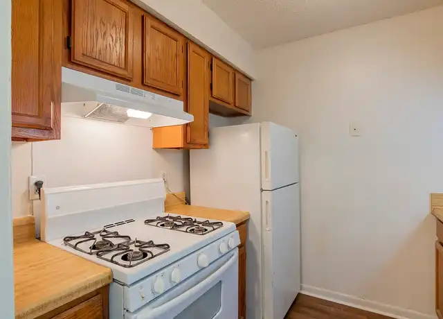 Property at Dickens Ferry Apartments - 6551 Dickens Ferry Rd, Mobile, AL, 36608, 1 bed, 1 bath, [object Object]