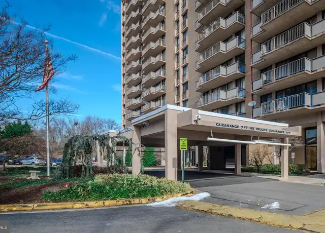 Property at 6100 Westchester Park Dr Unit T2, College Park, MD, 20740, 1 bed, 1 bath, [object Object]
