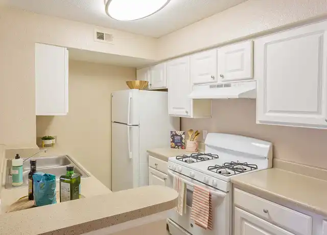 Property at Bella Vita - 4700 Cason Cove Dr, Orlando, FL, 32811, 1-4 bed, 1-2 bath, [object Object]