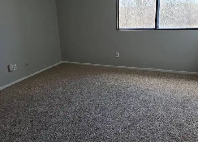 Property at 7108 Hillandale Rd Unit 6, Davenport, IA, 52806, 2 beds, 1 bath, [object Object]