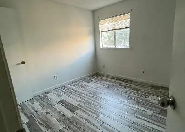 Property at 615 Moore St Unit Moore 12, Madera, CA, 93638, 3 beds, 1 bath, [object Object]