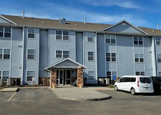Property at South Ridge Apartments - 2315 Greenwald St, Bellevue, NE, 68123, 1-2 bed, 1-2 bath, [object Object]