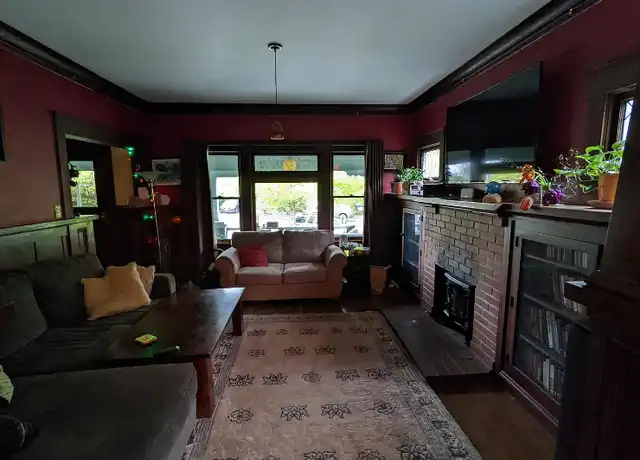 Property at 5123 SE Hawthorne Blvd, Portland, OR, 97215, 1 bed, 1 bath, [object Object]