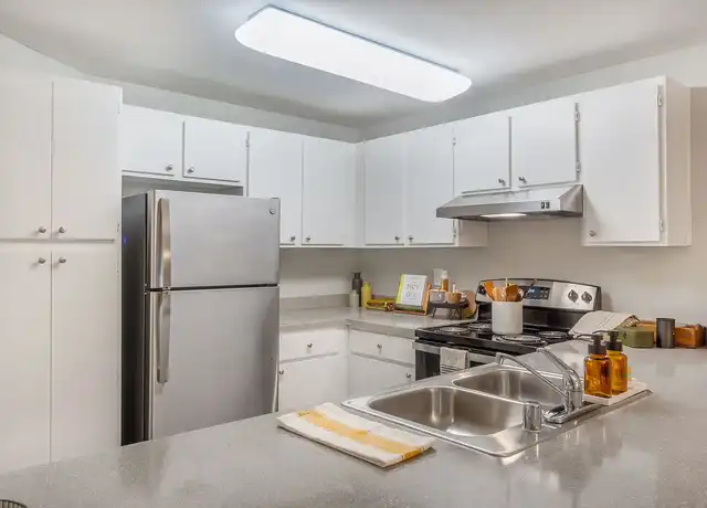 Property at Glen Park At West Campus - 952 SW Campus Dr, Federal Way, WA, 98023, 1-3 bed, 1-2.5 bath, [object Object]