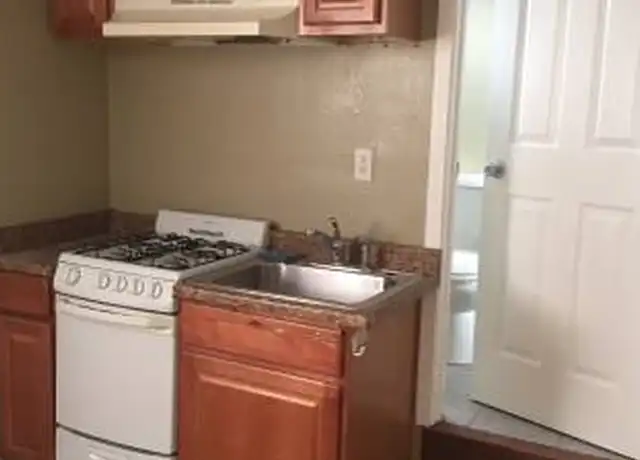 Property at 864 Stanford Ave Unit Side, Oakland, CA, 94608, 1 bed, 1 bath, [object Object]