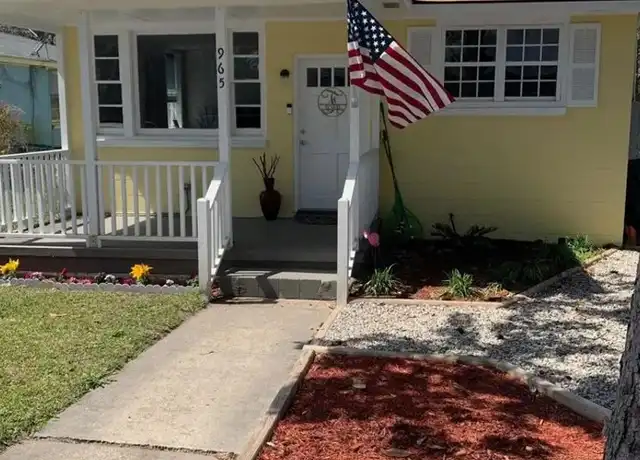 Property at 965 Main St, Charleston, SC, 29407, 3 beds, 1 bath, [object Object]