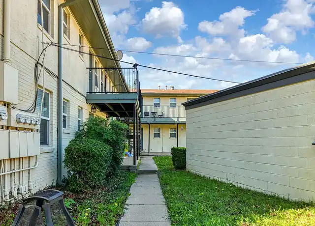 Property at Upgraded Apartments In Arlington Heights - 4738 El Campo Ave, Fort Worth, TX, 76107, 2 beds, 2 baths, [object Object]