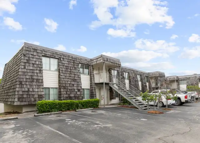 Property at Linridge Apartments - 827 30th St S, Birmingham, AL, 35205, 1-2 bed, 1 bath, [object Object]