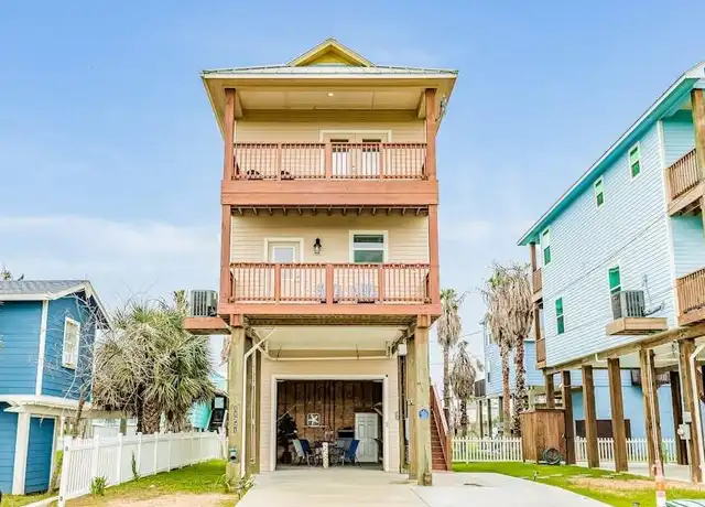 Property at 11221 Schwartz Dr, Galveston, TX, 77554, 2 beds, 2.5 baths, [object Object]