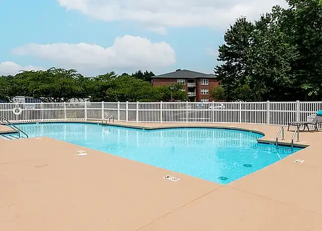 Property at Swathmore Court - 116 E Swathmore Ave, High Point, NC, 27263, 1 bed, 1 bath, [object Object]