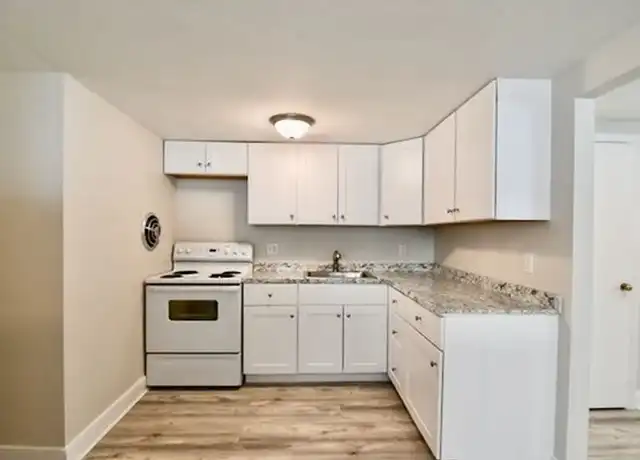 Property at 90 E Squantum St Unit 5, Quincy, MA, 02171, 1 bed, 1 bath, [object Object]