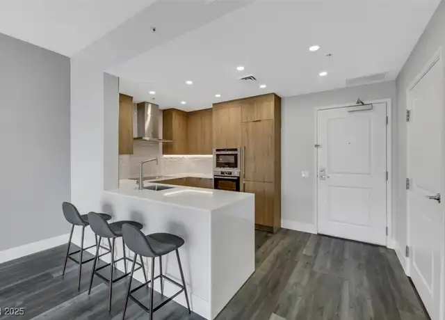 Property at 200 W Sahara Ave #806, Las Vegas, NV, 89102, 1 bed, 1 bath, [object Object]